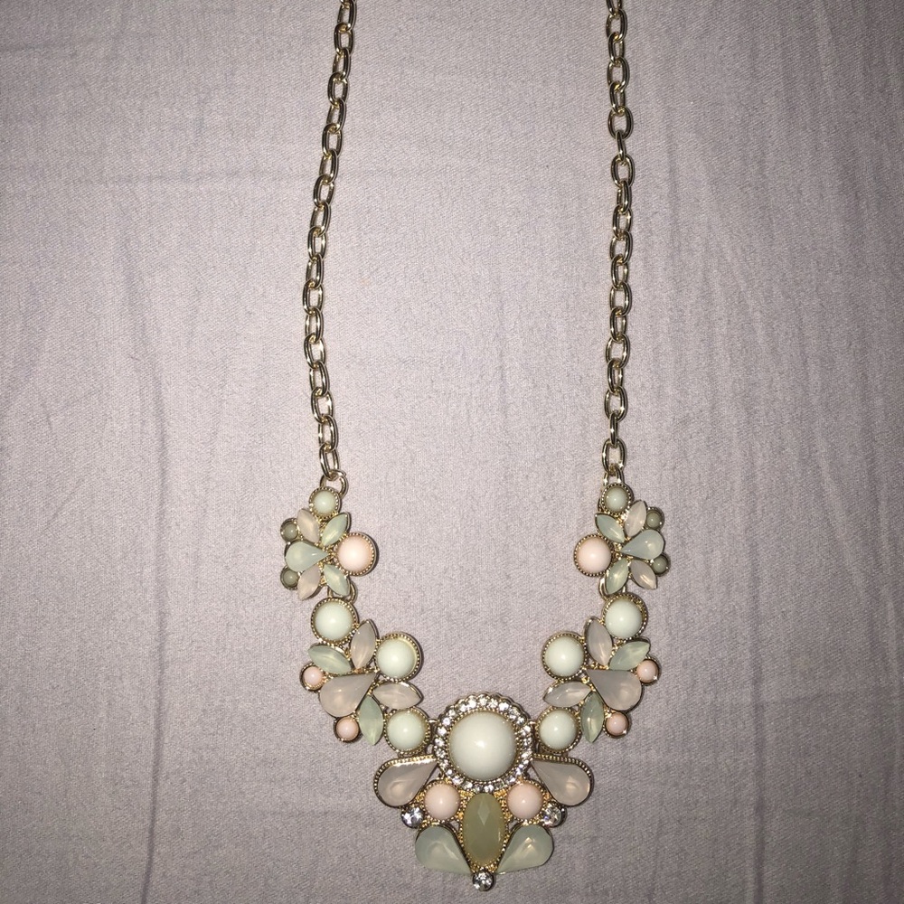 Elegant pastel necklace